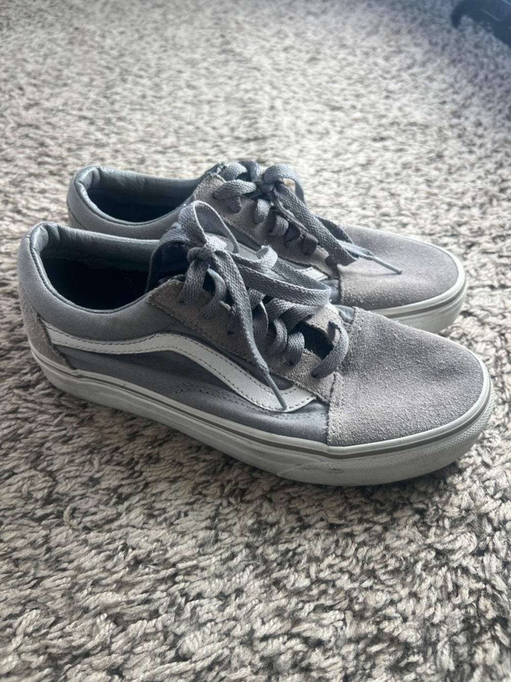 Vans Old Skool Gray and White Suede Sneakers Size women 6 / men 4.5